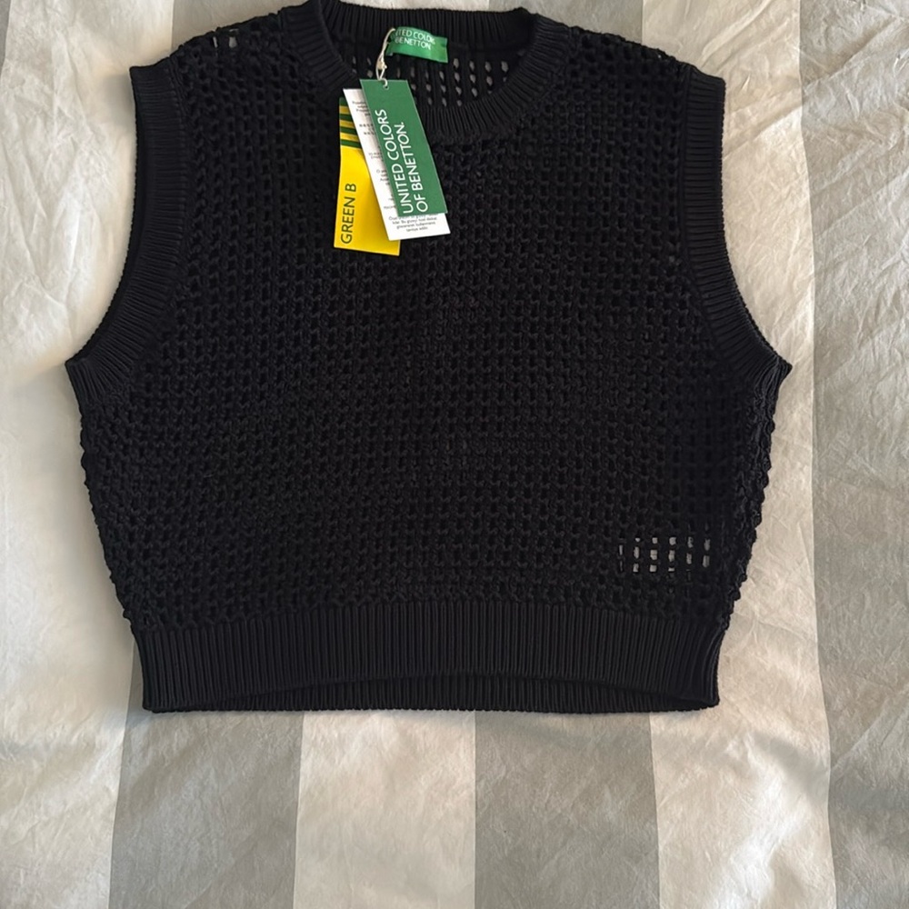 United Colors Of Benetton women's cropped crochet sweater from Italy